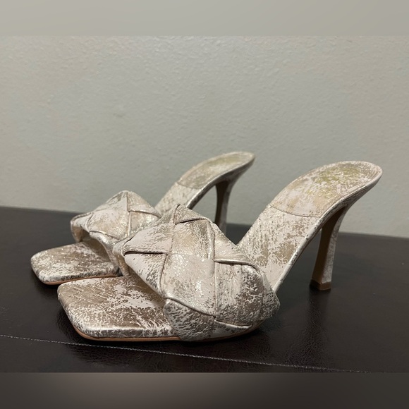 Vince Camuto Brelanie Braided Strap Sandal In Metallic Golden Natural Size 8.5 - Picture 10 of 11